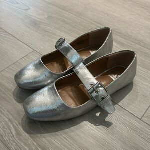 DV by Dolce Vita silver flats
